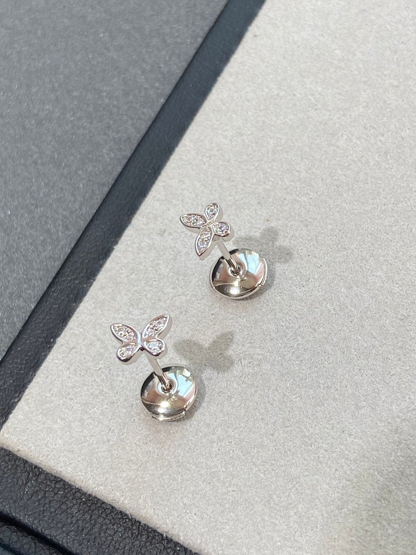Graff Classic Butterfly Petite Cubic Zirconia Silver Necklace