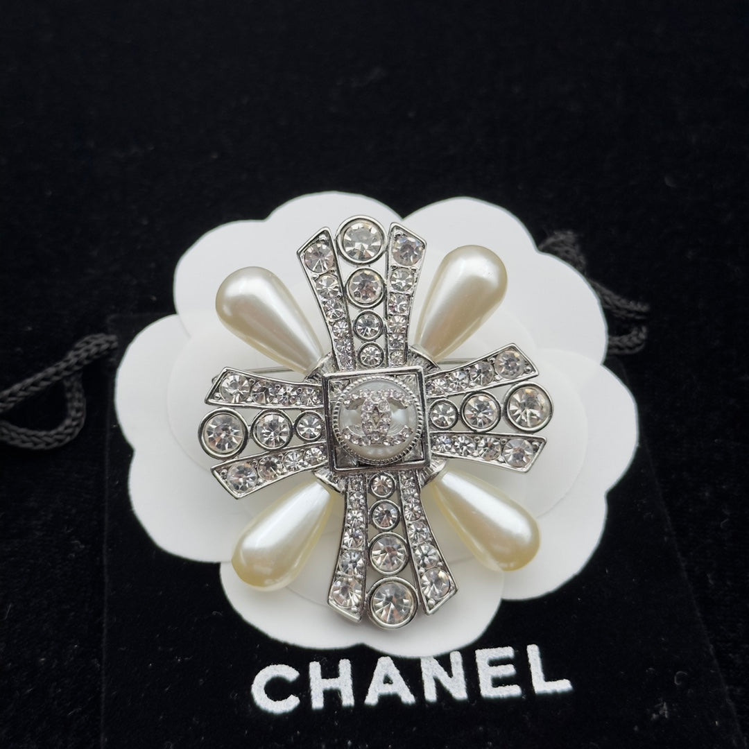 Chanel Brooch Silver 179953