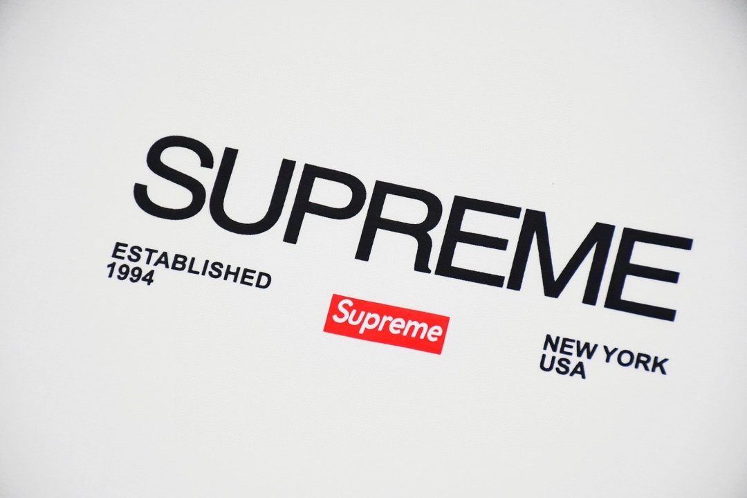 Supreme Est. 1994 Short-Sleeve T-Shirt — detail