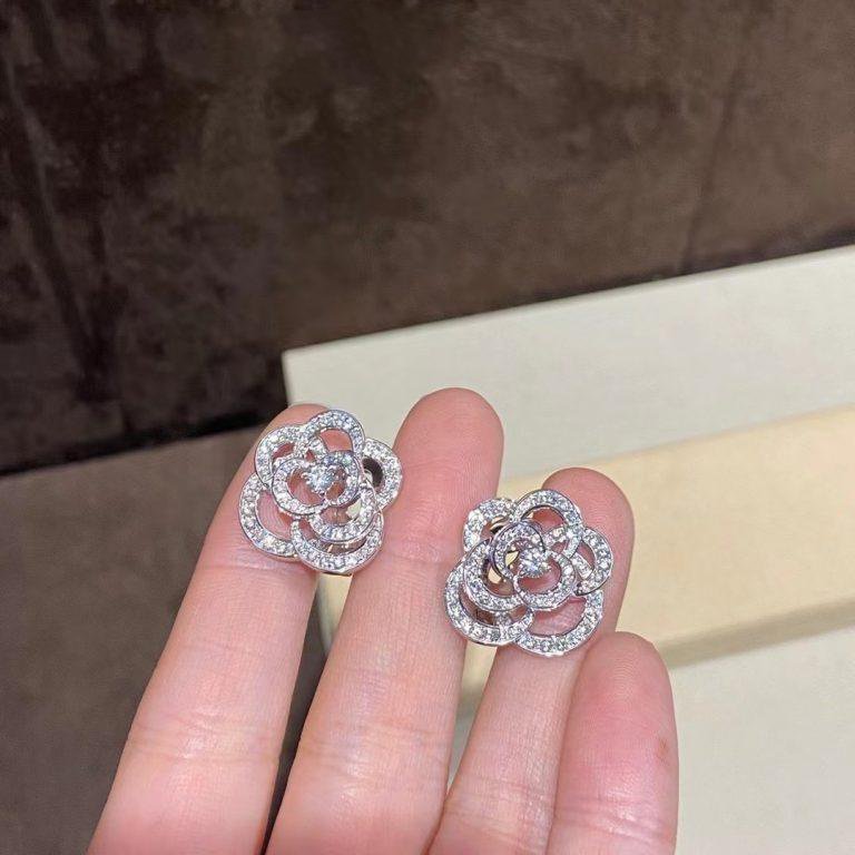 Chanel Fil de Camelia Earrings Silver Diamond